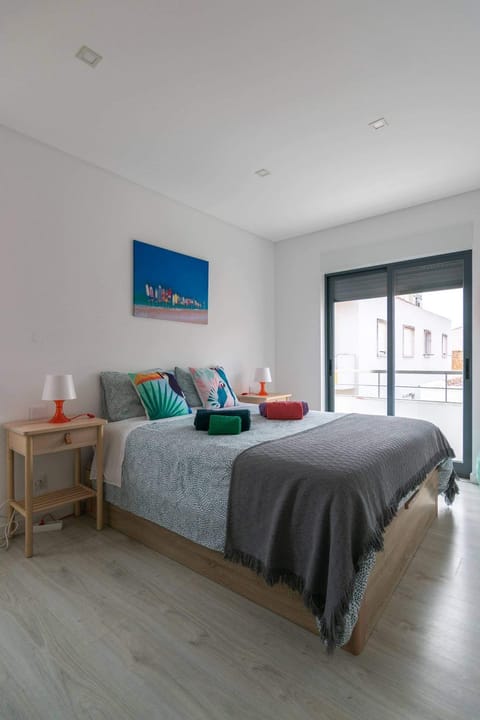 Bed, Photo of the whole room, Decorative detail, Bedroom