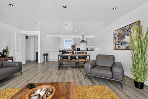 Kitchen or kitchenette, Living room, Dining area