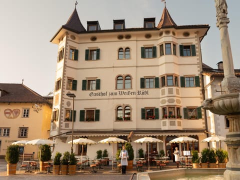 Property building, Restaurant/places to eat, Bird's eye view, View (from property/room), Balcony/Terrace, Landmark view