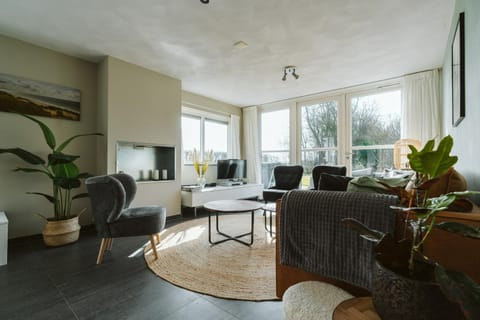 Poldersbos 3 - Ouddorp "BarLeDunes" - met jacuzzi en sauna House in Ouddorp