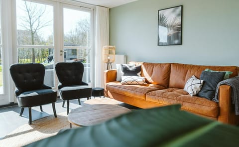 Poldersbos 3 - Ouddorp "BarLeDunes" - met jacuzzi en sauna House in Ouddorp