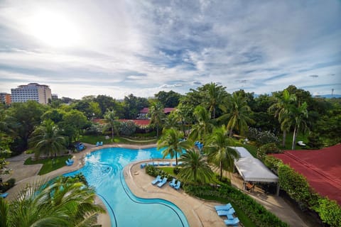 Bird's eye view, Swimming pool