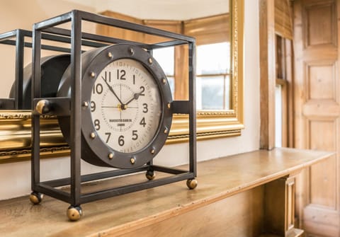 Living room, Decorative detail, Seating area