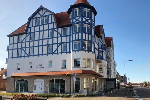 Property building, Location