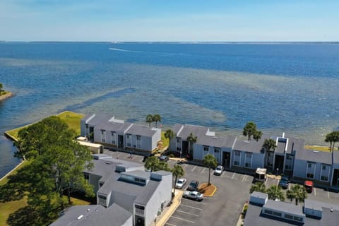 Finisterra 24-c House in Shalimar