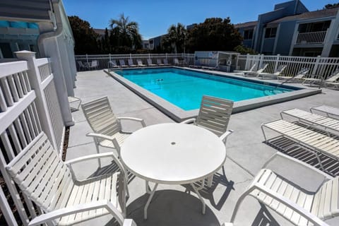 Finisterra 24-c House in Shalimar