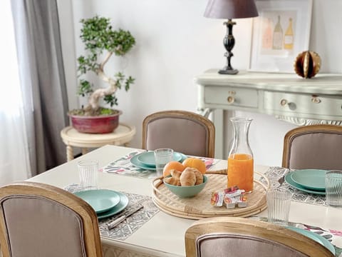 Dining area, Breakfast