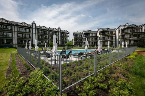 Garden, Swimming pool, Swimming pool
