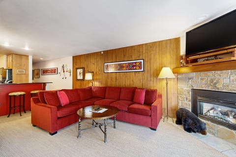 Lion Square Lodge North 284 Apartment in Lionshead Village Vail