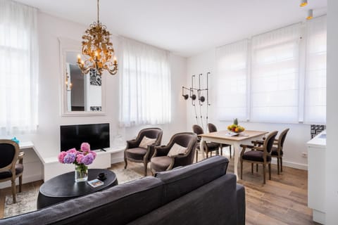 Living room, Seating area, Dining area