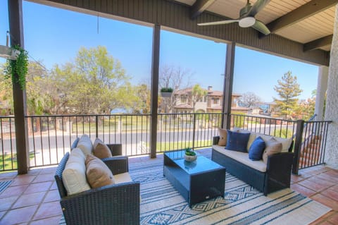 Luxury Spanish Style Home Walking Steps to HSB Resort House in Lake Lyndon B Johnson