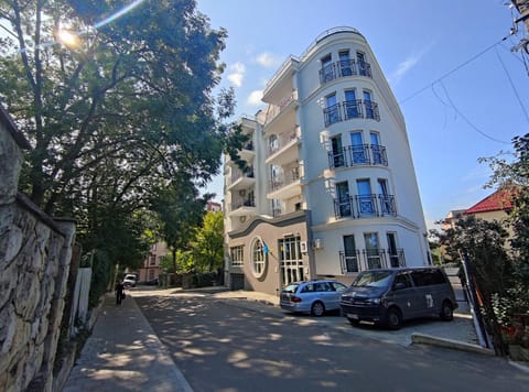 Property building, Location