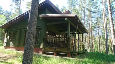 Kultainen Kaava Cottages House in Finland