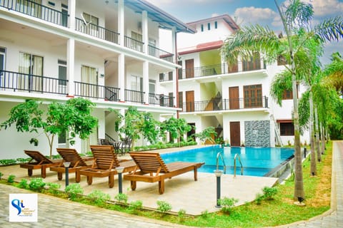 Property building, Pool view, Swimming pool