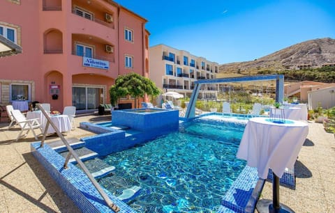 Property building, Swimming pool