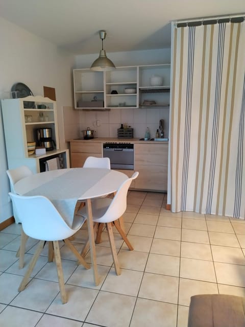 Dining area, kitchen