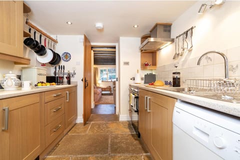 Ingleton 2-Bed Cottage Sleeps 4 Pet Ok & Parking House in Craven District