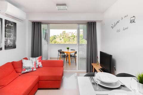 DANA II Eurogolf, vistas, wifi, piscina y parking Apartment in Benalmadena