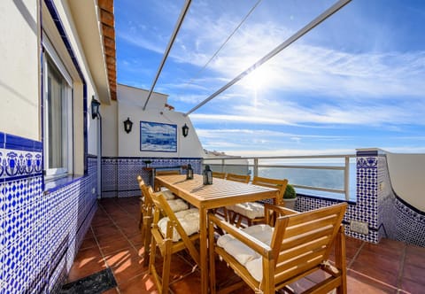 Patio, Day, Natural landscape, View (from property/room), Balcony/Terrace, Dining area, Sea view