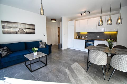 Kitchen or kitchenette, Living room, Seating area, Dining area, Lake view