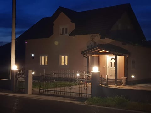 Villa Lady Di Plitvice Villa in Plitvice Lakes Park