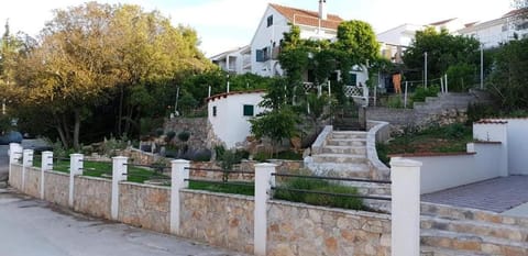 Property building, Day