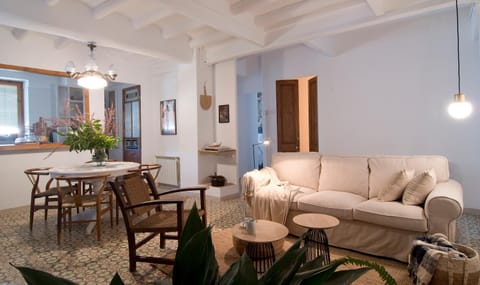 Communal lounge/ TV room, Game Room, Living room, Dining area