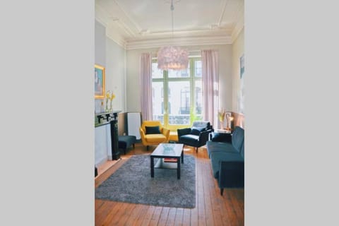 Villa Les Eglantines in Belle Epoque wijk Oostende Villa in Ostend