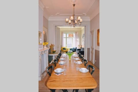 Villa Les Eglantines in Belle Epoque wijk Oostende Villa in Ostend