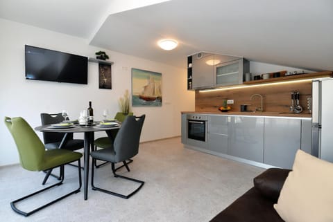 Living room, Dining area, Communal kitchen