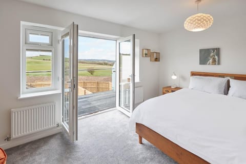 Bed, Balcony/Terrace, Bedroom, Garden view