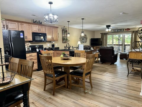 Lakefront Condo A-3 Apartment in Ridgedale