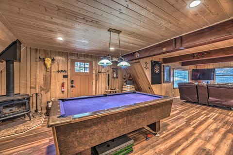 Ruidoso A-Frame Cabin about 1 Mi to Grindstone Lake! Cabin in Ruidoso