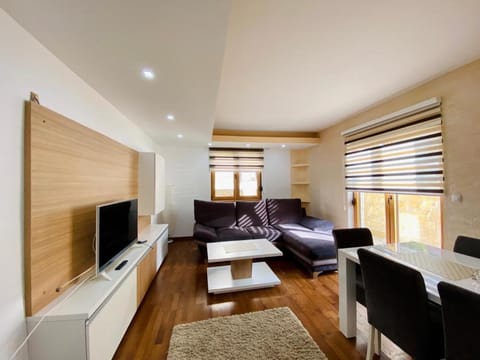 TV and multimedia, Living room, Dining area