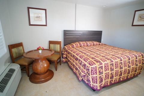 The Fly Inn Motel Motel in South Gate