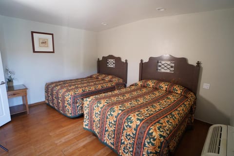 The Fly Inn Motel Motel in South Gate