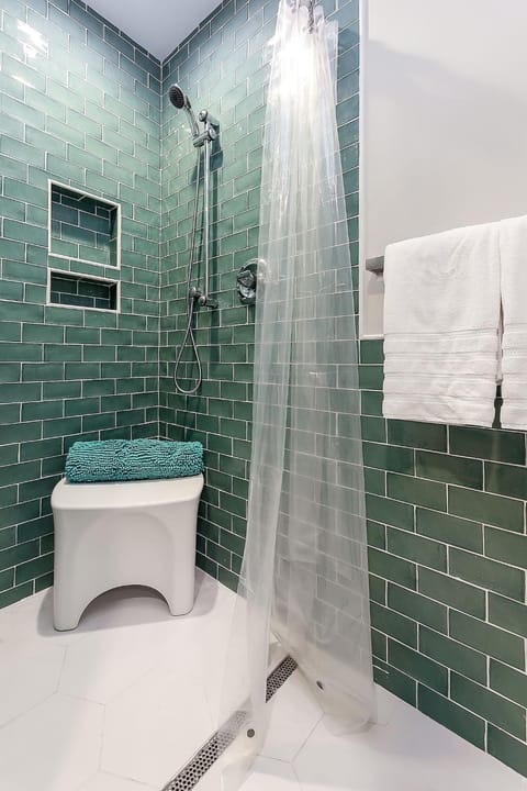 Heart of Traverse City AC Beach ADA Compliant Downtown Apartment in Traverse City