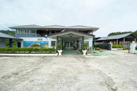 Facade/entrance