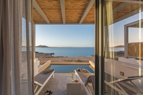 Natural landscape, View (from property/room), Balcony/Terrace, Seating area, Sea view