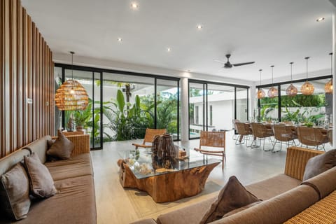 View (from property/room), Living room, Seating area