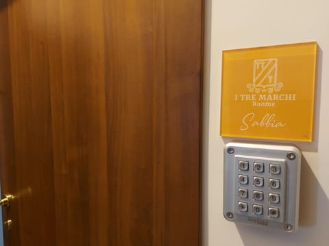 Property logo or sign, Logo/Certificate/Sign, Text overlay, Certificate/Award