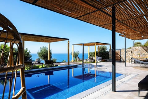 Sea view, Swimming pool, sunbed