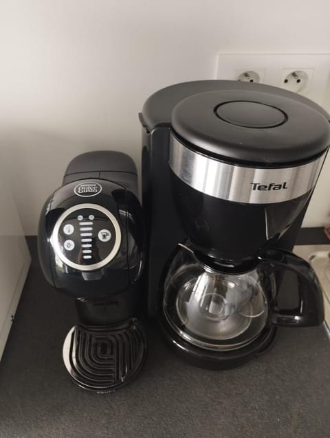 Coffee/tea facilities, Kitchen or kitchenette