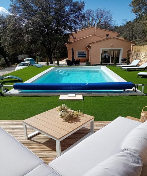 Property building, Swimming pool, Swimming pool