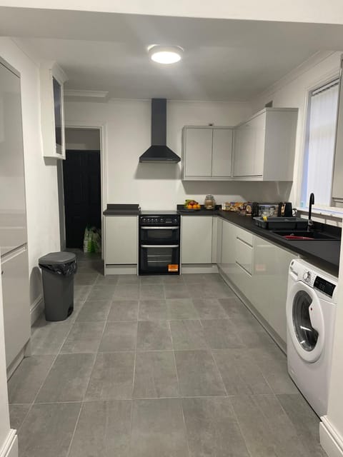 Dinorwic Lodge Vacation rental in Liverpool