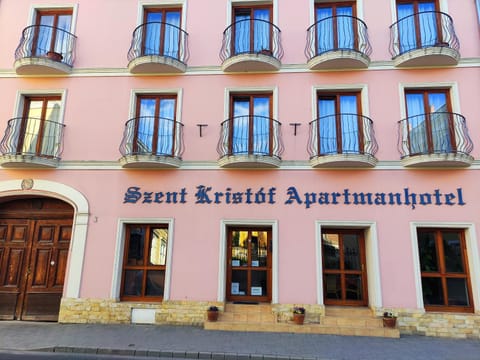 Property building, Facade/entrance