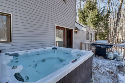 Lake Access and Private Hot Tub at Poconos Home! House in Kidder Township