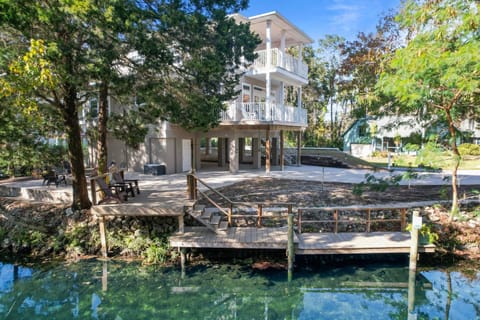 Decks, Docks and Kayaks Waterfront Homosassa Gem House in Homosassa
