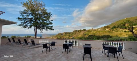 Natural landscape, Balcony/Terrace, Sea view