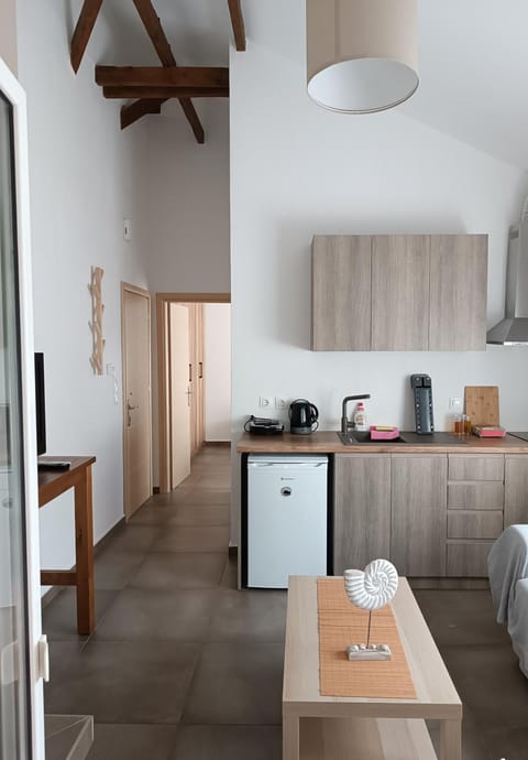 Kitchen or kitchenette, Living room